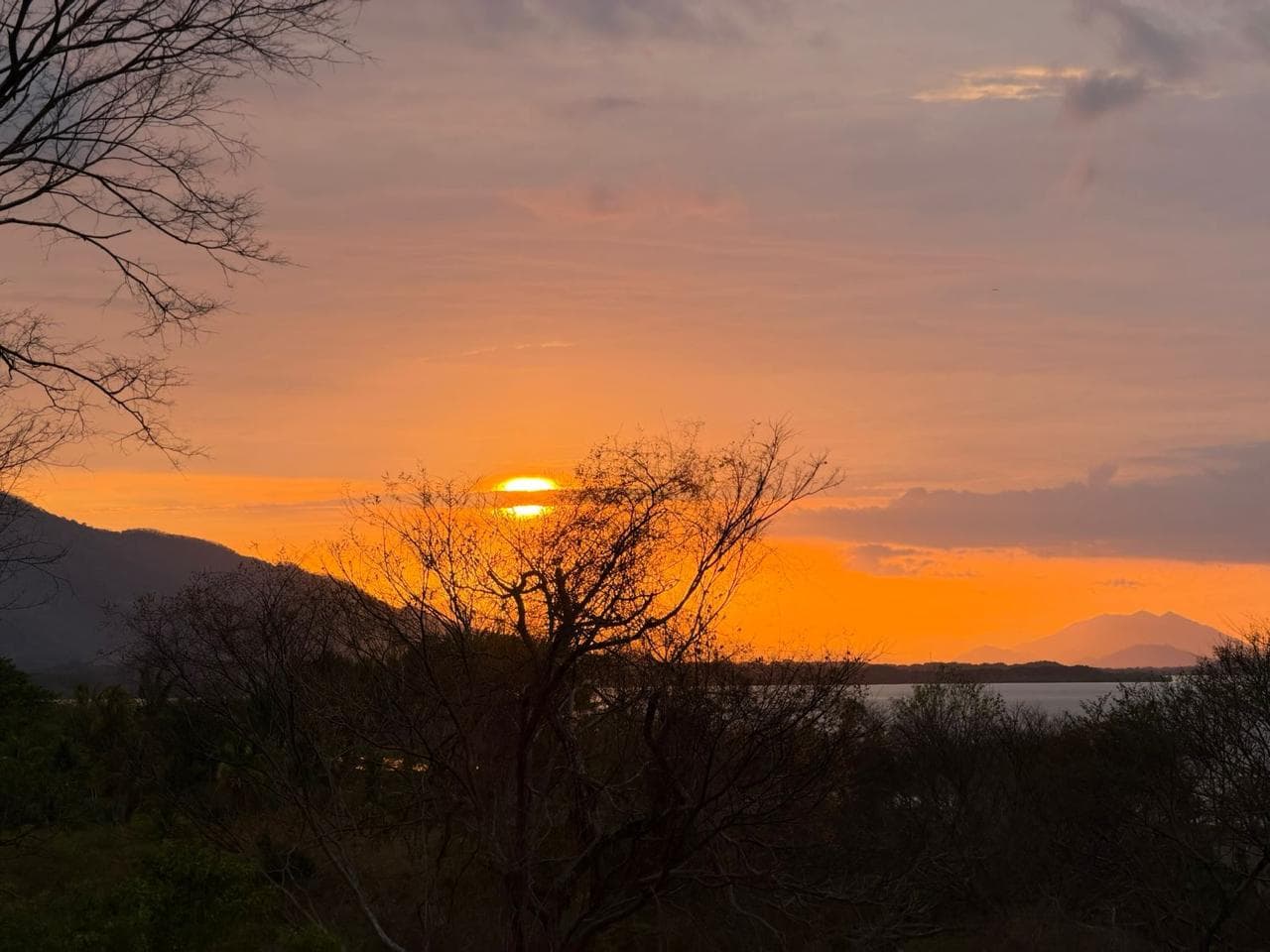 Atardecer sobre el cerro de Potrero