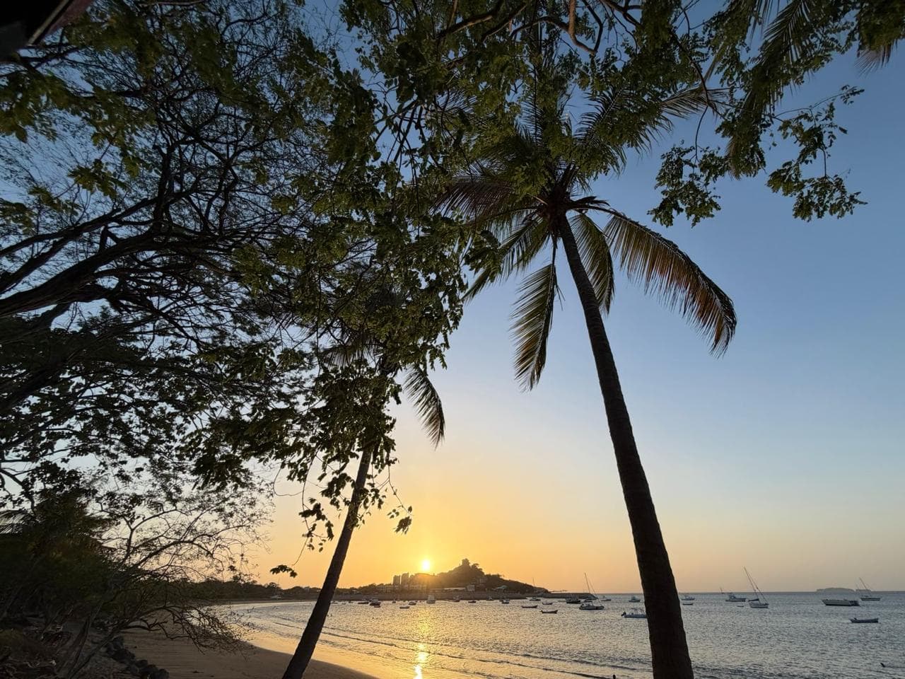 Atardecer en Playa Potrero, Guanacaste